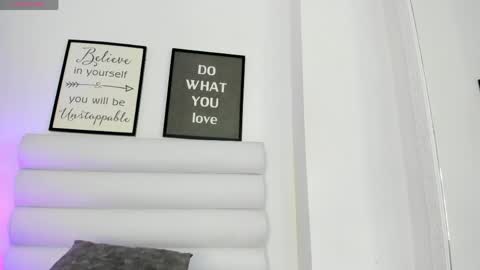 abbey_walker online show from April 4, 10:58 am