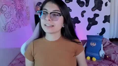 Snapshot of abbie_senjen chatting on September 25, 9:23 pm April online show from September 25, 9:23 pm