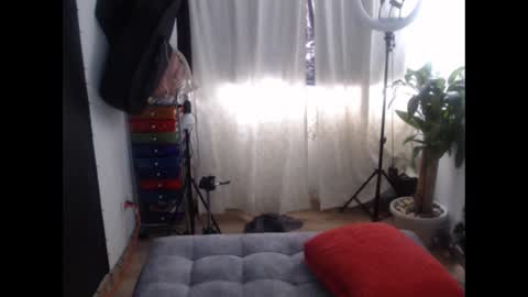 abby iloveit online show from December 4, 3:54 pm