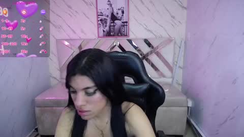 Snapshot of abby_skinny_b chatting on September 15, 8:05 pm abby online show from September 15, 8:05 pm