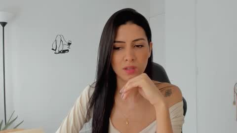 Snapshot of abbyada chatting on February 19, 12:55 pm Laura online show from February 19, 12:55 pm