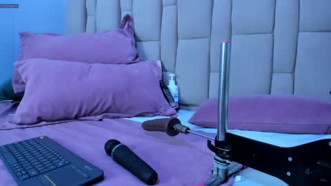 abbyadams23 online show from January 9, 2:22 am