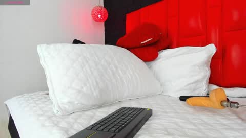 abbyadams23 online show from December 3, 2:12 am