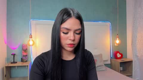 Abby Dixon  online show from November 21, 3:25 pm