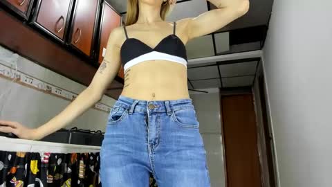 sara online show from December 22, 12:39 am