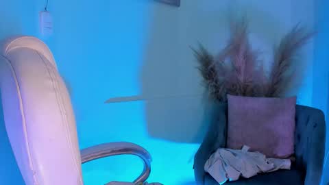 Snapshot of abbyjacksonn_ chatting on October 18, 11:06 pm ABBY online show from October 18, 11:06 pm