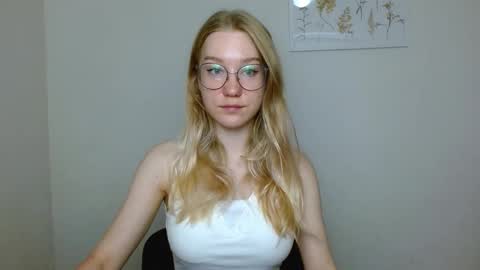 Abby Lovense is active online show from September 12, 8:12 am