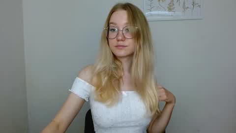 Abby Lovense is active online show from September 9, 9:31 am