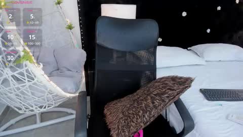 Snapshot of abbysaennz chatting on October 27, 8:03 pm Abby Saenz online show from October 27, 8:03 pm