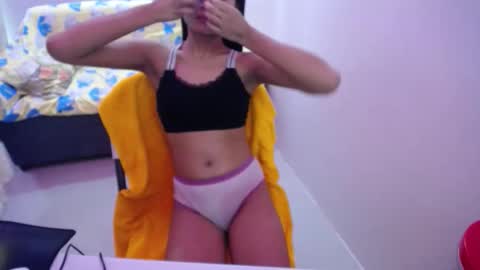 abbywinter18 online show from September 29, 12:05 am