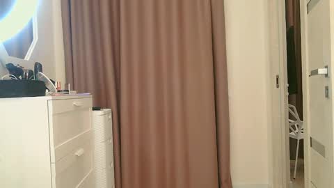 Snapshot of abella__rose chatting on January 19, 11:32 pm abella__rose online show from January 19, 11:32 pm