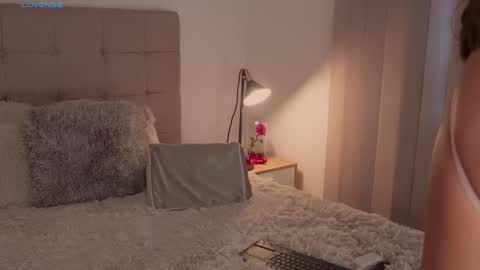 Snapshot of abellacroft chatting on December 11, 12:44 pm Abella online show from December 11, 12:44 pm