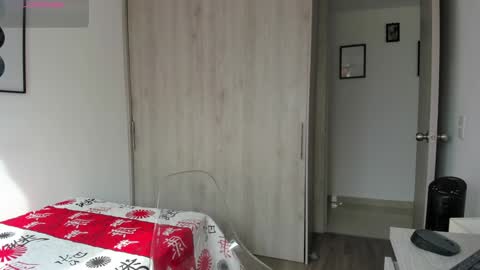Snapshot of abigail_w chatting on December 14, 2:00 pm abigail online show from December 14, 2:00 pm