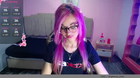 Snapshot of abril_ch_ chatting on October 22, 10:42 am abril_ch_ online show from October 22, 10:42 am