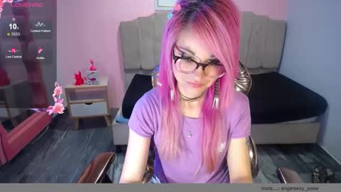 Snapshot of abril_ch_ chatting on October 24, 10:55 am abril_ch_ online show from October 24, 10:55 am