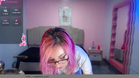 Snapshot of abril_ch_ chatting on October 28, 10:54 am abril_ch_ online show from October 28, 10:54 am