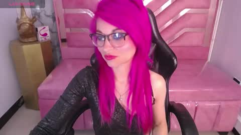 Snapshot of abril_ch_ chatting on September 28, 11:59 am abril_ch_ online show from September 28, 11:59 am