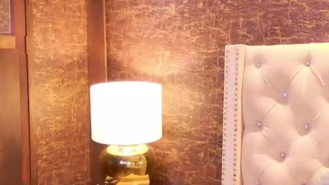 abril_collinz online show from July 11, 12:38 pm