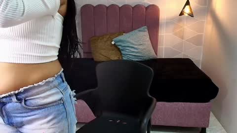ABRIL MATTHEWS online show from January 20, 12:07 pm