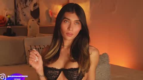 My name is Alexa. Please say hello I like to chat with you. If you have requests please use tip online show from October 21, 1:20 am