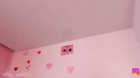 Snapshot of aby_whitee chatting on September 30, 2:44 pm Aby online show from September 30, 2:44 pm