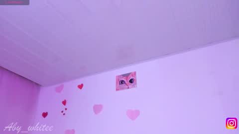 Snapshot of aby_whitee chatting on October 3, 12:43 pm Aby online show from October 3, 12:43 pm