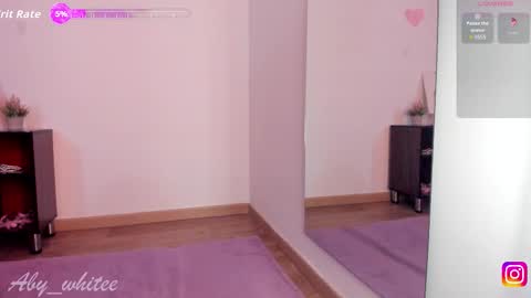 Snapshot of aby_whitee chatting on September 26, 12:36 pm Aby online show from September 26, 12:36 pm