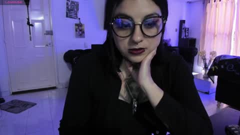 Snapshot of acid_alice666 chatting on January 18, 6:43 pm Alice online show from January 18, 6:43 pm