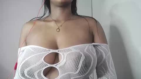 Snapshot of ada_jhonson chatting on February 21, 11:54 pm Adhara online show from February 21, 11:54 pm