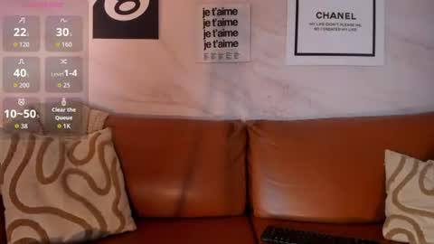 Adalyn Cute online show from June 21, 11:36 am