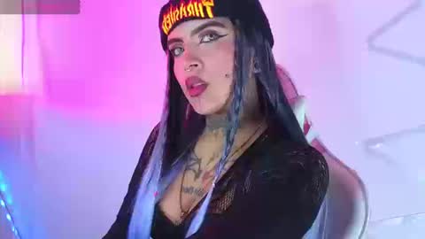 Snapshot of adamsniki chatting on September 13, 12:40 am adamsniki online show from September 13, 12:40 am