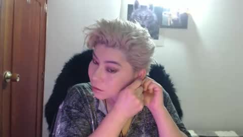 Snapshot of adan_romanoff chatting on November 2, 7:01 am adan_romanoff online show from November 2, 7:01 am