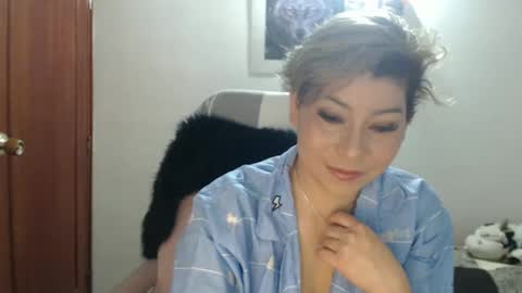 Snapshot of adan_romanoff chatting on October 11, 8:41 am adan_romanoff online show from October 11, 8:41 am