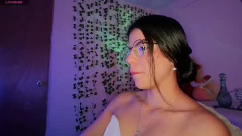 Snapshot of adararose1 chatting on December 18, 4:28 pm Adara online show from December 18, 4:28 pm