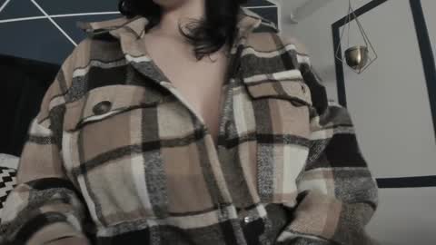 Snapshot of adeelinee chatting on January 29, 8:25 pm Ade online show from January 29, 8:25 pm