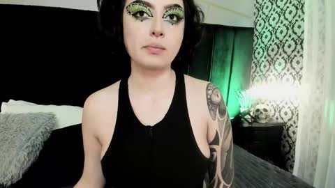 Snapshot of adeelinee chatting on October 21, 8:02 pm Ade online show from October 21, 8:02 pm