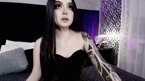 Snapshot of adeelinee chatting on October 22, 8:14 pm Ade online show from October 22, 8:14 pm