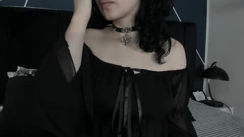 Snapshot of adeelinee chatting on February 20, 7:41 pm Ade online show from February 20, 7:41 pm