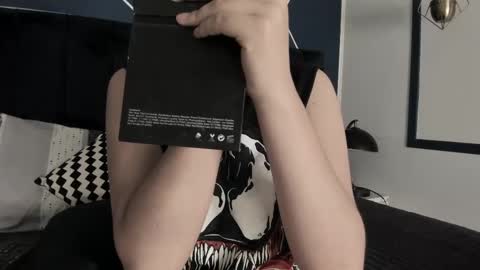 Snapshot of adeelinee chatting on February 25, 7:38 pm Ade online show from February 25, 7:38 pm