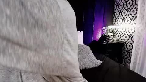 Snapshot of adeelinee chatting on November 1, 7:51 pm Ade online show from November 1, 7:51 pm