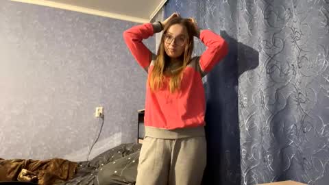 Emma online show from October 8, 2:32 pm