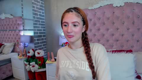 Snapshot of adelainebest chatting on December 18, 3:47 am Adelaine online show from December 18, 3:47 am