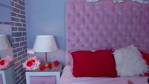 Snapshot of adelainebest chatting on February 28, 11:58 am Adelaine online show from February 28, 11:58 am