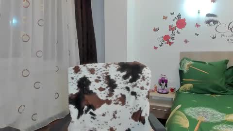 Snapshot of adelamilfsexy chatting on October 20, 6:00 pm izabellamilf online show from October 20, 6:00 pm