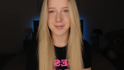 Adele online show from April 3, 9:13 pm