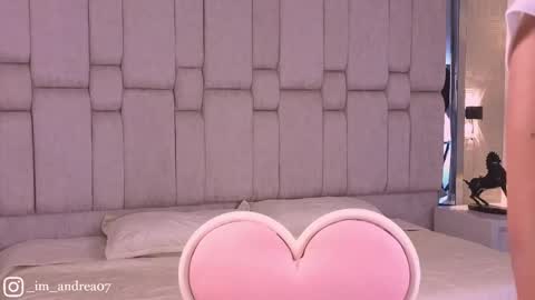 Andrea online show from April 14, 12:38 pm