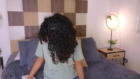 Snapshot of adele_carter_ chatting on February 24, 3:53 pm Andrea online show from February 24, 3:53 pm