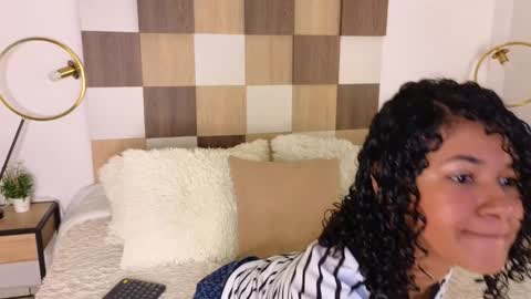 Snapshot of adele_carter_ chatting on January 29, 11:41 am Andrea online show from January 29, 11:41 am