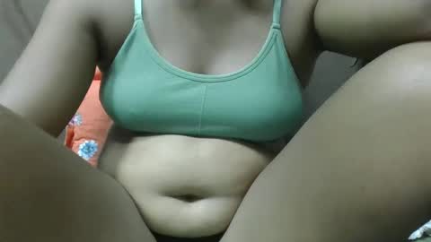 adelealy online show from February 13, 5:16 am
