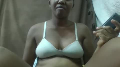adelealy online show from January 29, 1:28 pm